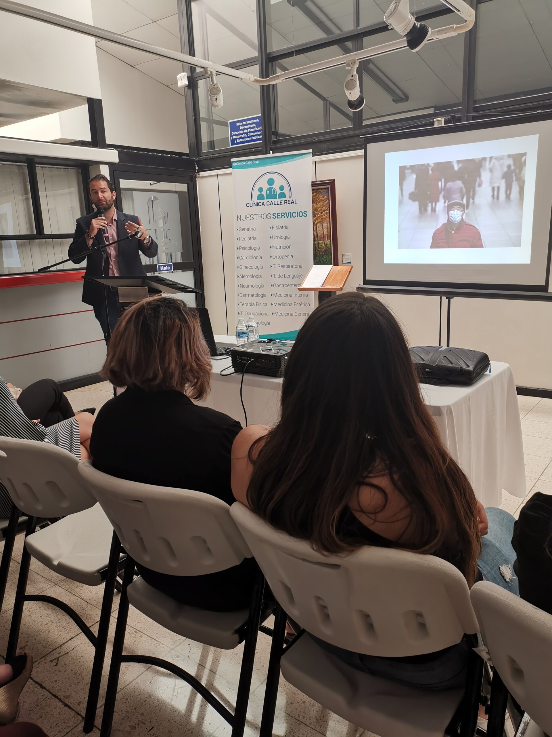 Charla de la Clínica Calle Real